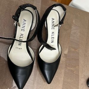 Anne Klein iflex black shoes 6.5